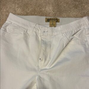 Democracy White Women's Jean Shorts